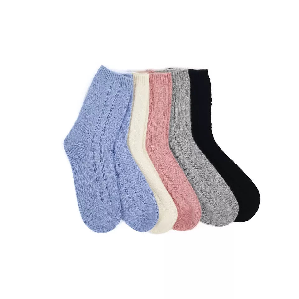 Women’s Cashmere Cable Ankle Socks